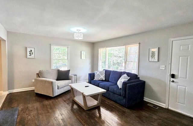 Decatur Home Minutes to ATL | Sleeps 10