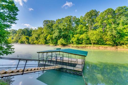 Deck and Gas Grill Riverfront Home in Heber Springs