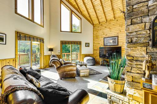 Deck and Mtn Views Log Cabin By Snowshoe Mountain!