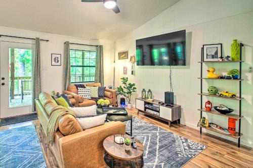 Deck and Resort Amenities Hot Springs Home!
