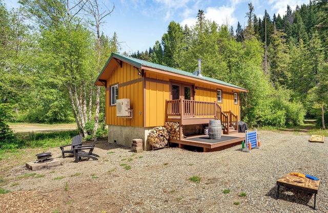Yakima River Access & Deck: Cle Elum Cabin!