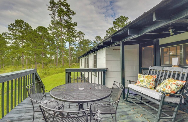 Deck & Grill: Thomasville 'House in the Pines'