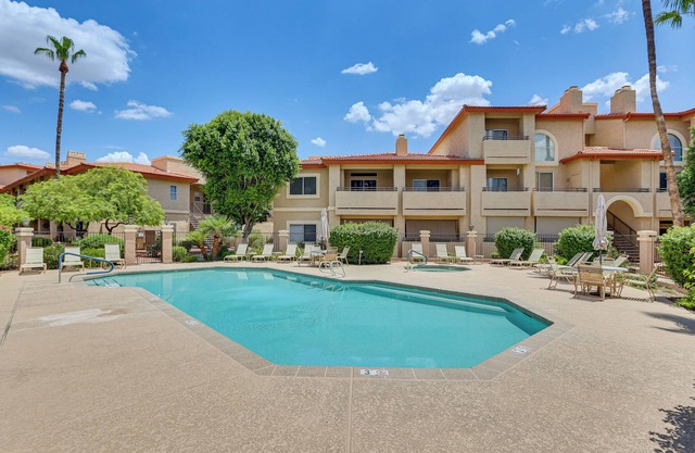 1BR Phoenix Condo mit Blick auf Mtn, Gemeinschaftspool & Spa