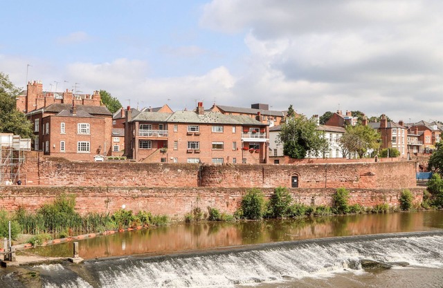 Dee Heights Penthouse, CHESTER