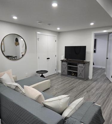 Dee's cozy lower suite- 2 rooms
