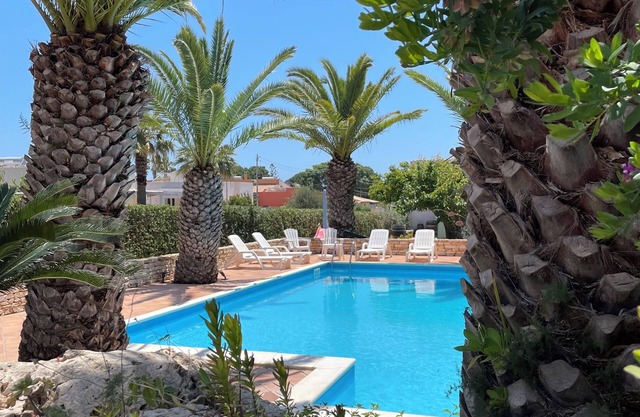 Deepblue (2camere 4 Personen) in der Villa Caseselinuntine