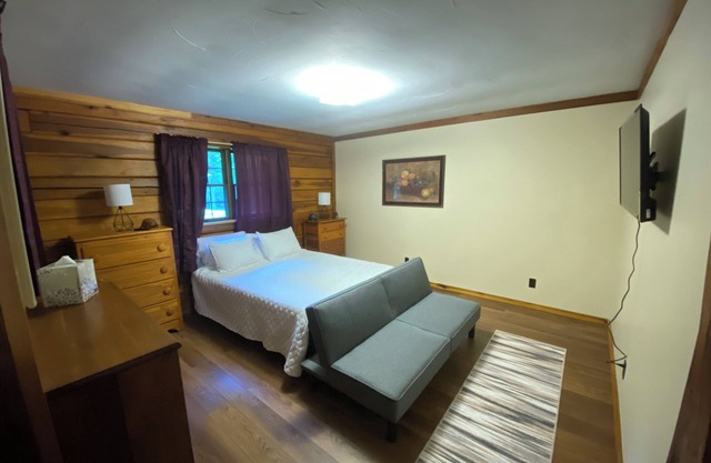 Deer Bend Cabin: A Woodsy Escape in the Heart of Southern Indiana