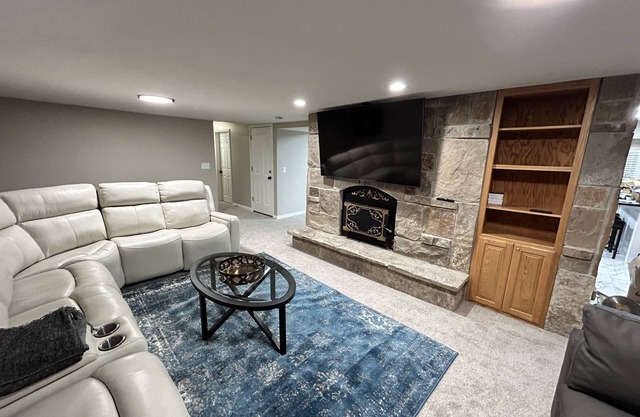 DEER CAVERN secluded 4 bedroom 2 bath house East Sandy base of Alta & Snowbird