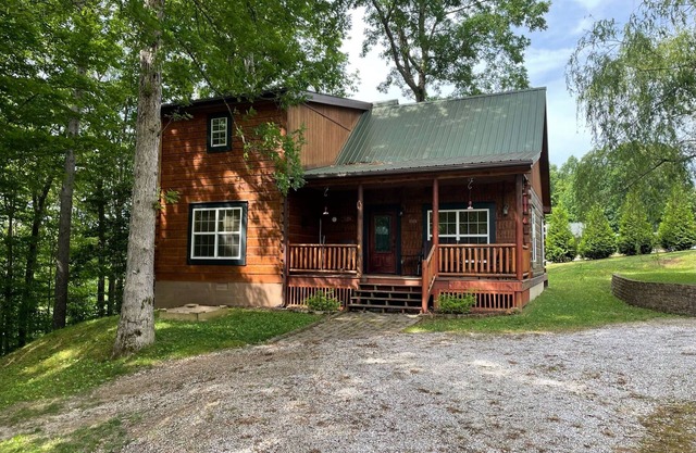 Deer Run - A Peaceful cabin hideaway!