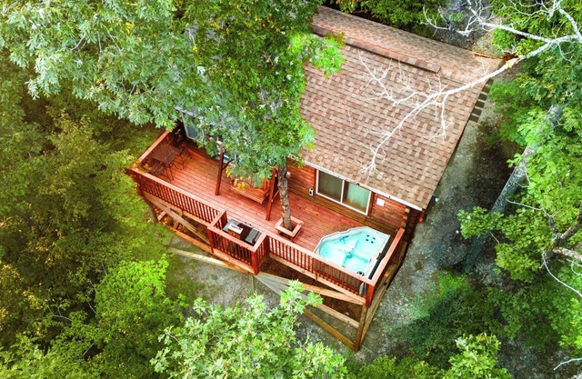 Deer Run Treehouse - Starlight Haven