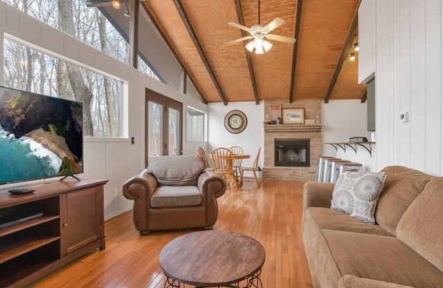 Deerberry Cottage (Hocking Hills Area)