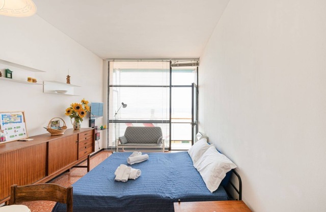 Deiva Marina Sea View Flat with Garage