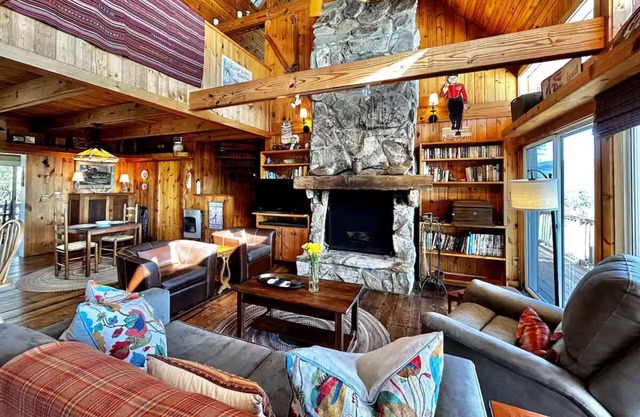Deja View Lodge: Highlands 12 Acre Private Estate