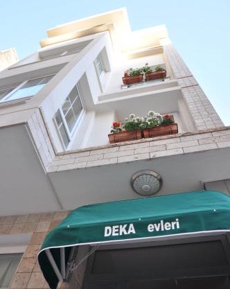 Deka Evleri
