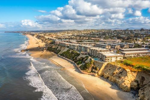 Del Mar Gem condo