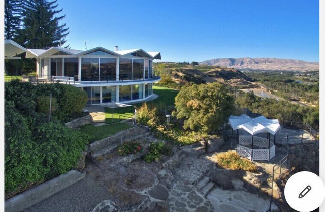 Del Prado Estates - Breathtaking views, Indoor Pool, Jacuzzi and a Snooker Table