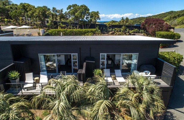 Delamore Cove - Nikau / You've Got It Maid