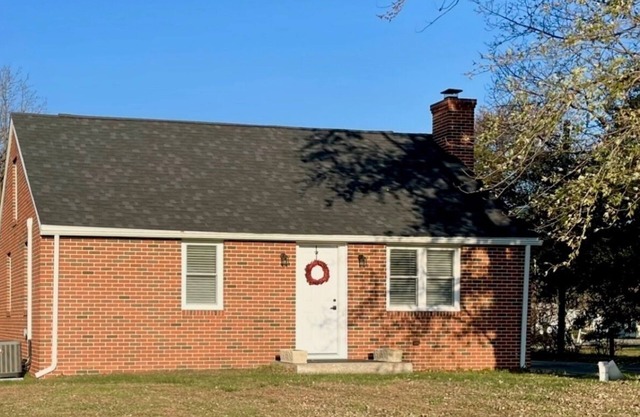 Delaware Turf & Beach Bungalow. Fantastic Location!! Best Bang for your Buck!!