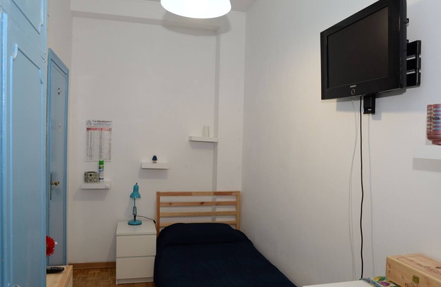 Köstliches Einzelzimmer mit Samsung TV und Minibar