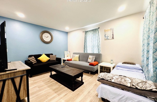 Delightful 2-bedroom house with AC near Niagara Falls