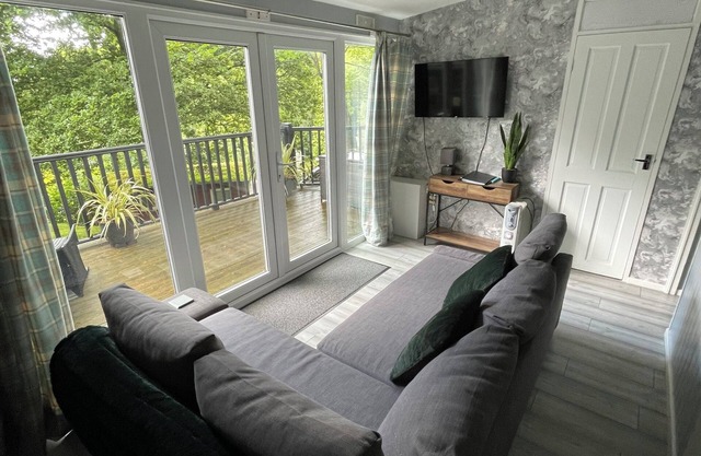 Delightful 2 Bedroom Welsh Chalet, situated between Snowdonia and Caernarfon.