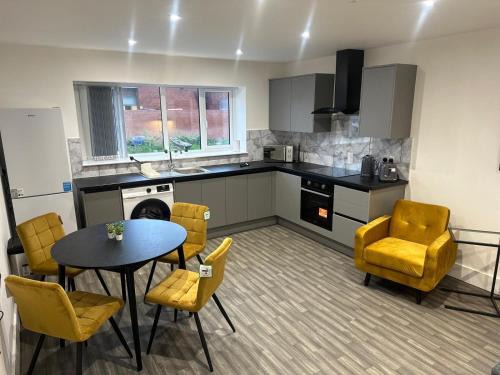 Delightful 2-Bedroom Flat Perfect for City Adventurers