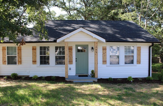 Delightful 2-bedroom house with AC in charming Easley