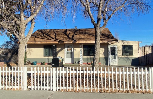 Delightful 3-bedroom COZY ROOMY house in Beautiful Powell WYOMING with WiFi !