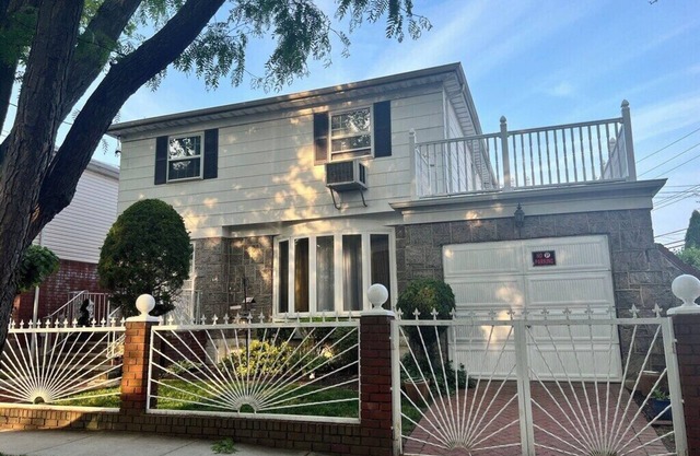 Delightful 3-bedroom house in Queens with AC, WiFi