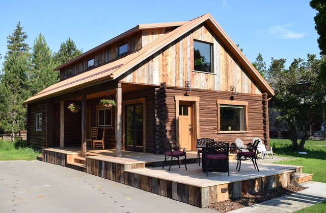 Herrliche 3 Schlafzimmer Blockhaus in der Nähe von Greenough Park, neu renoviert