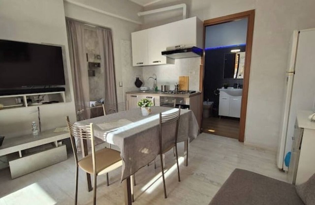 Delightful and cozy apartment near Rome fairgrounds and airport