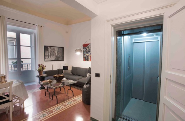 Delightful and elegant apartment in the heart of Palermo.