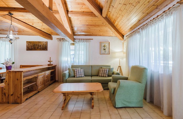 Delightful attic room in the center of Pinzolo