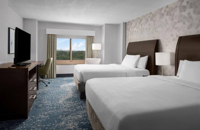 Delightful Bethesda Pet Friendly Unit With Metro And DC Access