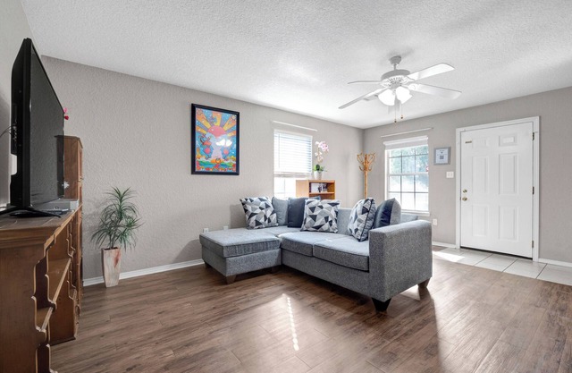 Delightful Duplex 2 beds 2 baths