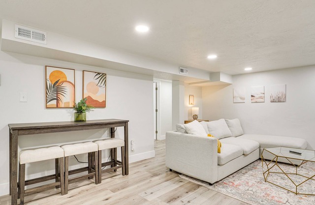 Delightful Home ~ 14 Mi to Downtown Salt Lake City