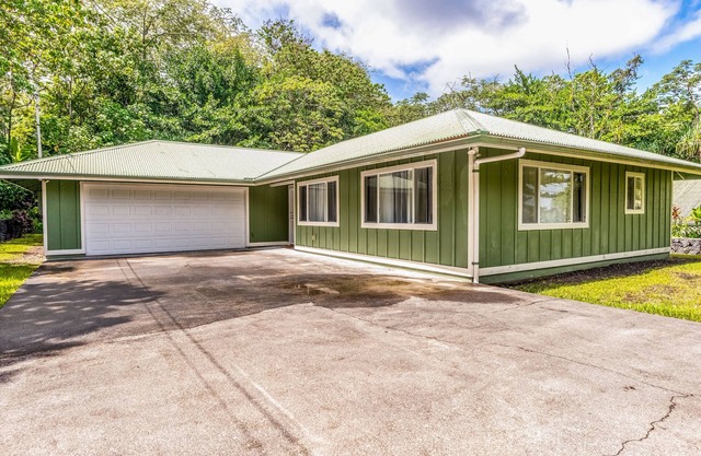 Delightful home with private W/D, desk workspace, & a great location