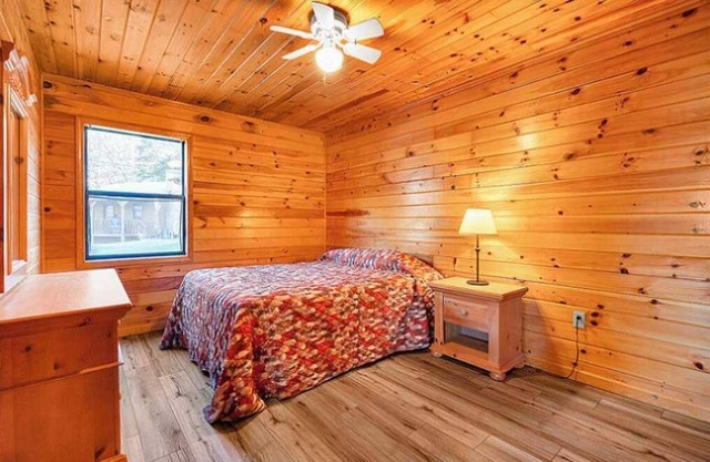 Delightful Lakeside 2-Bedroom Cabin on Beautiful Dale Hollow Lake #7!