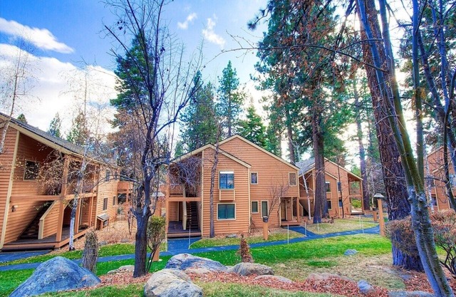 Delightful Mccloud 2 Bedroom Condo by RedAwning