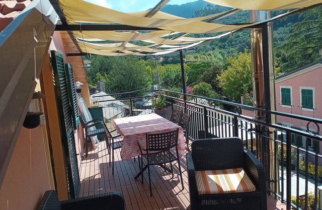 Penthouse mit großer Terrasse in der Nähe des Meeres und privatem Parkplatz