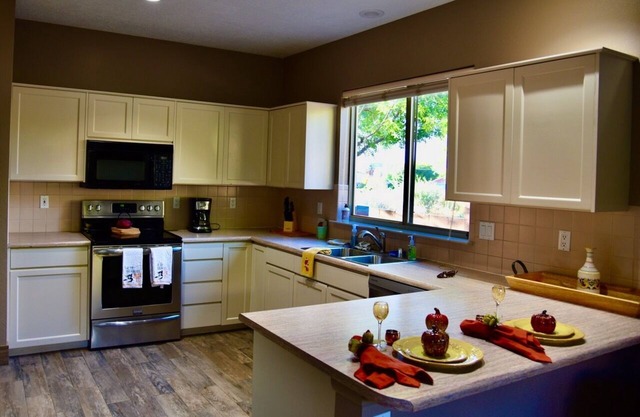 Delightful Retreat, Sandia Heights Home
