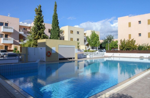 Herrliche Zwei Schlafzimmern und zwei Badezimmer Wohnung mit großem Pool