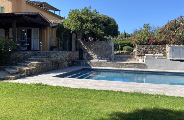 Herrliche Villa mit Garten und privatem Pool im Herzen von Ansedonia (8 Personen)