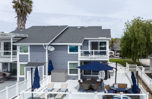Delta Waterfront Contemporary Family Retreat - New 2022!
