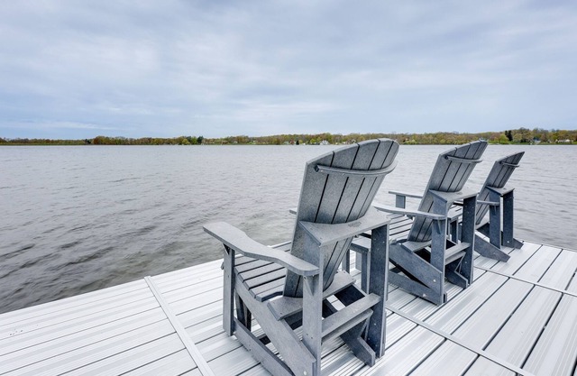 Delton Vacation Rental w/ On-Site Lake Access!