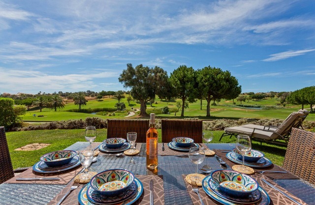 Deluxe 2 Bed Golf View Apartment: 51 Seeblick