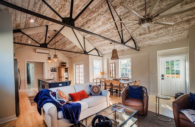 Deluxe Adjoining Suite & Studio in Lewes