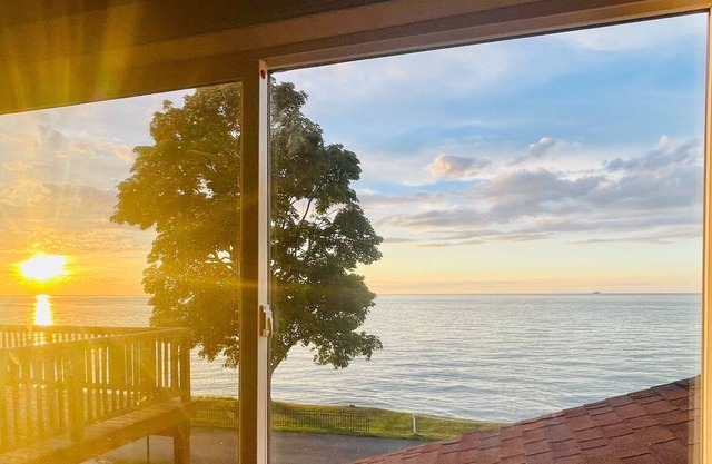 Deluxe Best Lake view and Pool