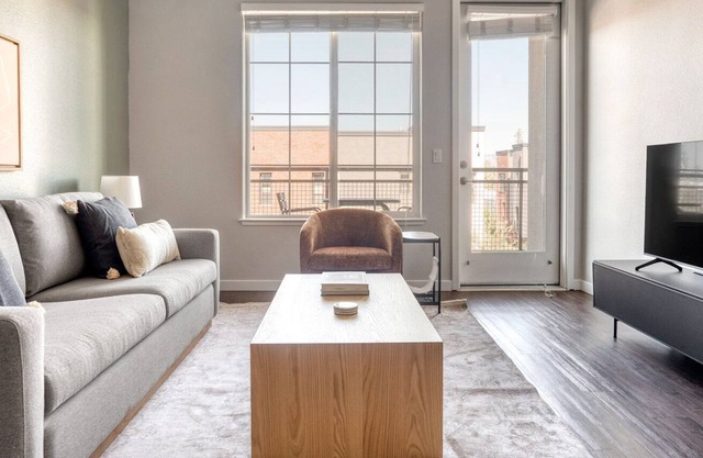 Deluxe Campbell 1BR w/ Pool, Gym & W/D, nr Netflix, by Blueground