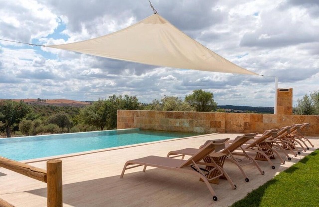 Deluxe Double or Twin Room with Pool View